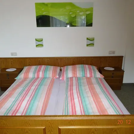 Haus Anna Apartament Tux